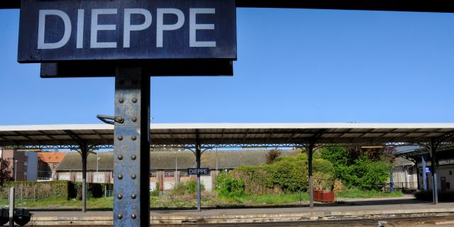 Panneau à la gare de Dieppe