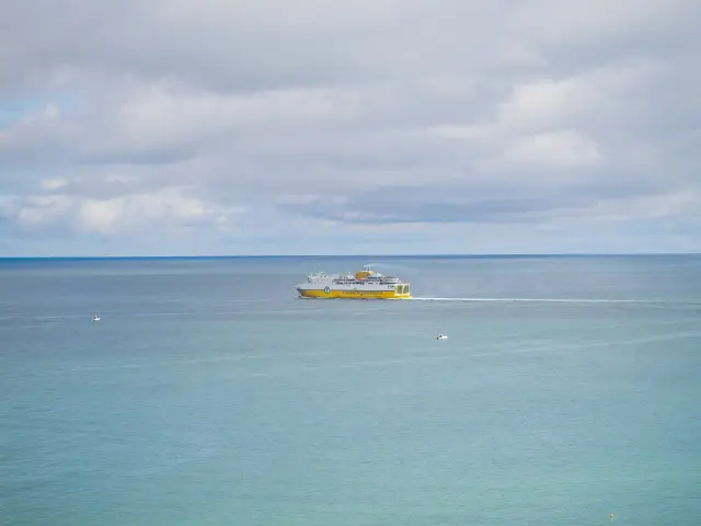 Ferry en pleine mer