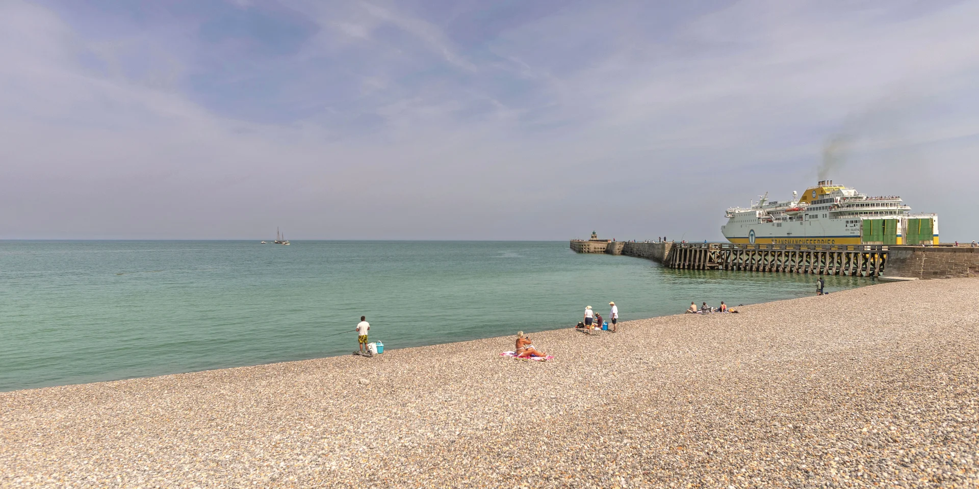Ferry Beach Dieppe Giada Connestari