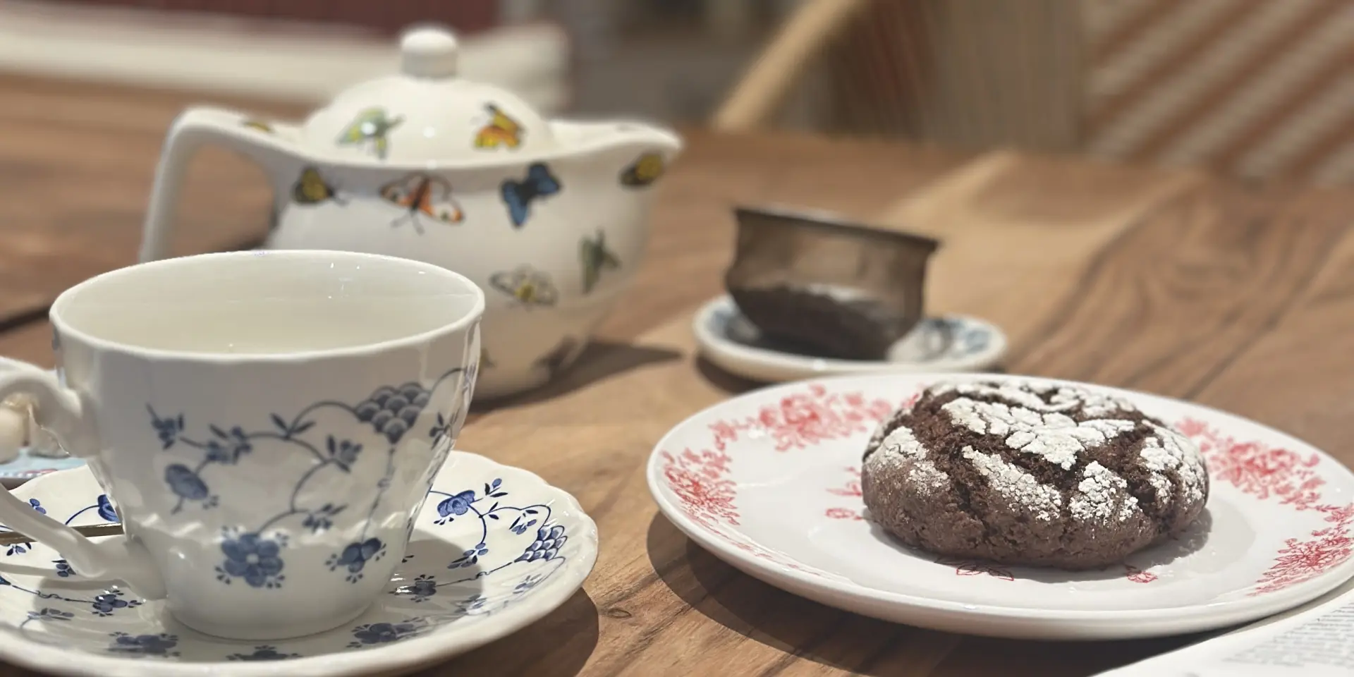 La Tasse Et Le Biscuit